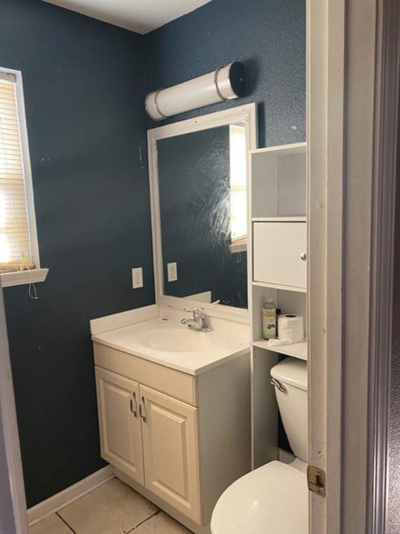 Building Photo - 2590 Kansas Rd