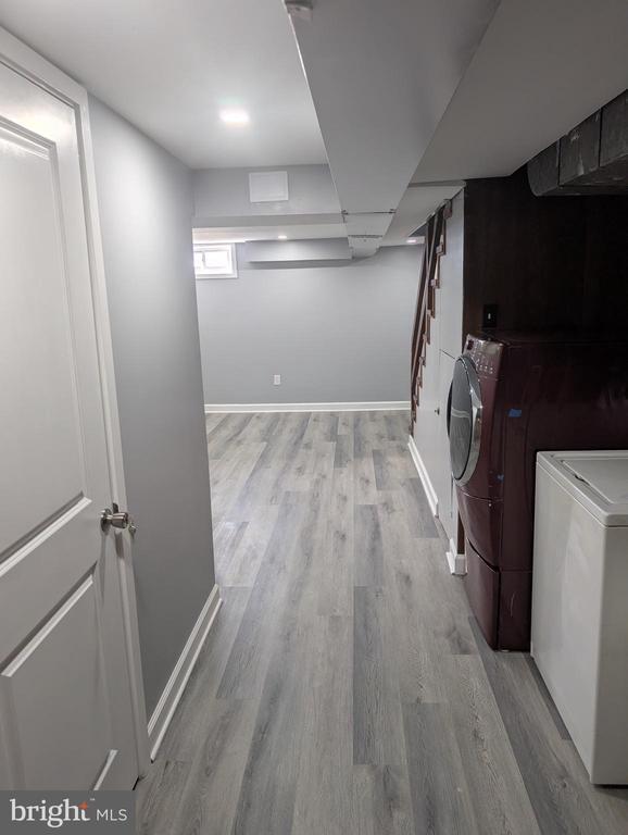 Building Photo - 3011 Larue Square E