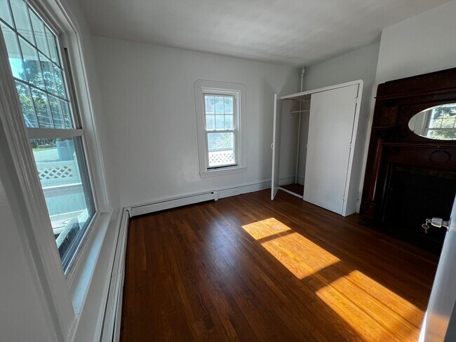Building Photo - 58 Standish St