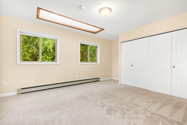 Building Photo - 16725 10th Ave NE