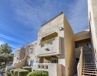 Building Photo - Beautiful Summerlin 1 Bed Condo