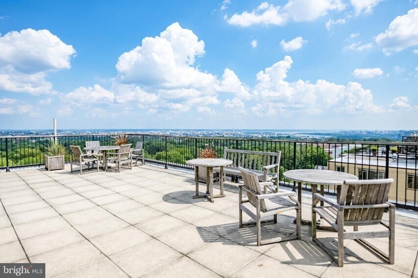 Building Photo - 2720 Wisconsin Ave NW