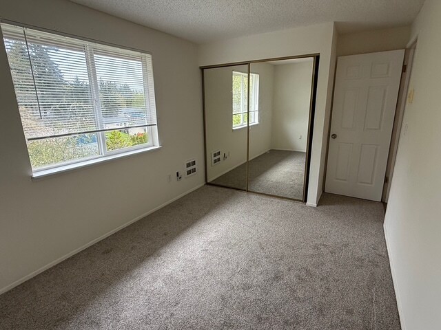 2 bedrooms upper level - 4820 36th Ave E