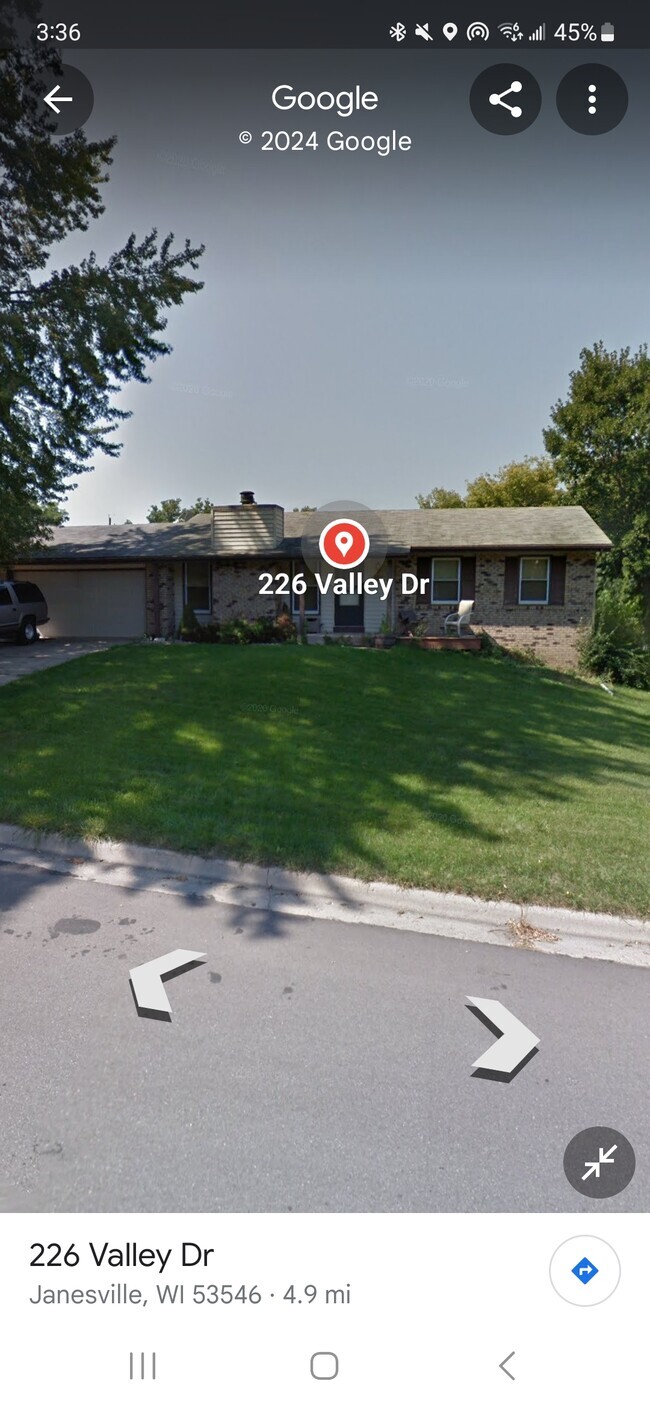 Building Photo - 226 Valley Dr