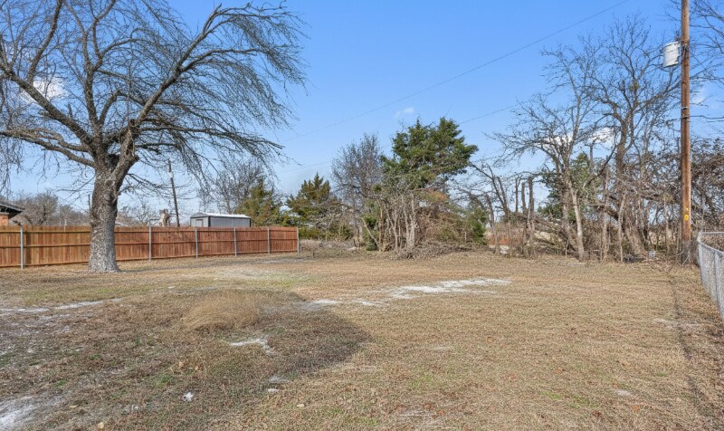 Building Photo - 1832 Dogwood Trail