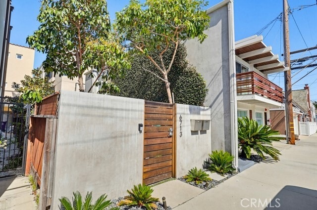 Building Photo - 6713 E Ocean Blvd