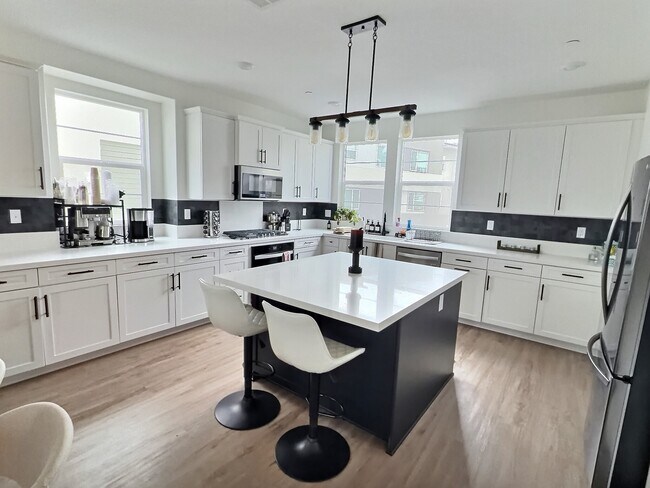 Building Photo - 27589 Sanctuary Ct