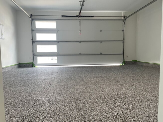 Building Photo - Gorgeous Desert Color Home!