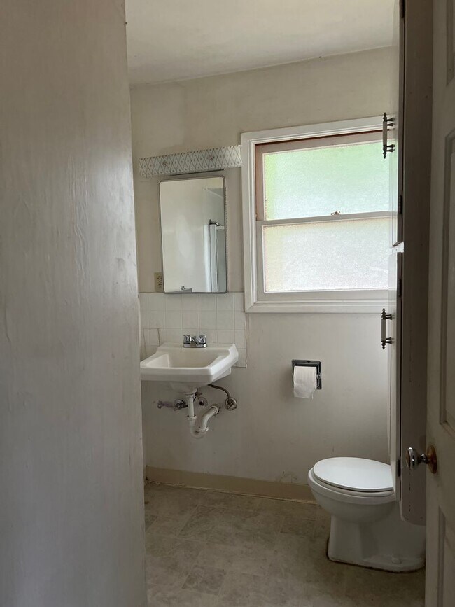 Building Photo - 0176