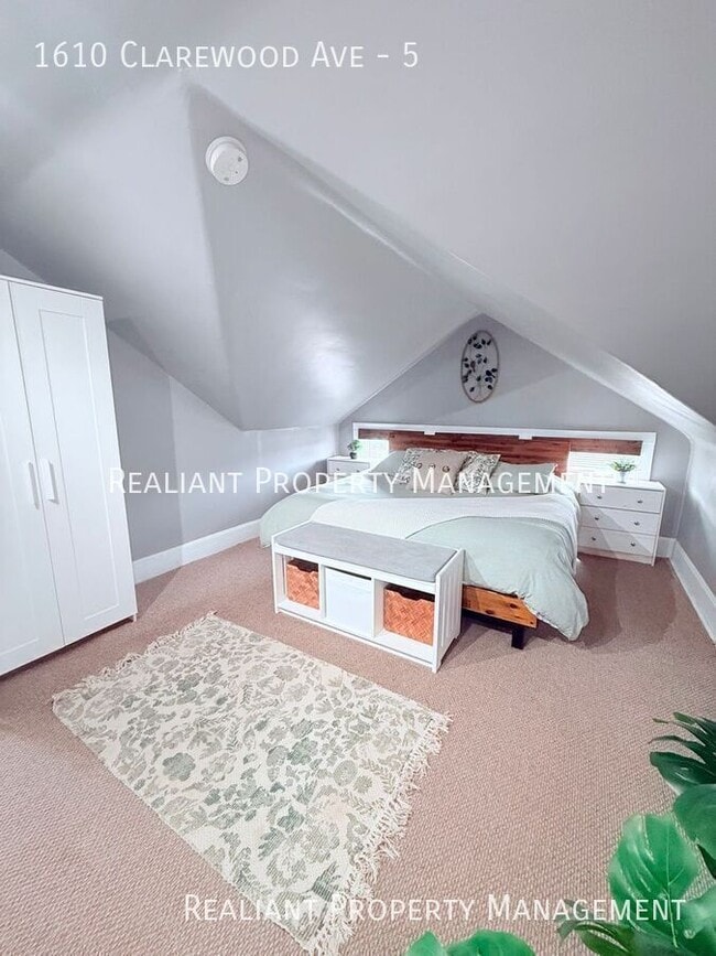 Building Photo - 1610 Clarewood Ave