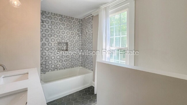 Building Photo - 331 Smith Cir