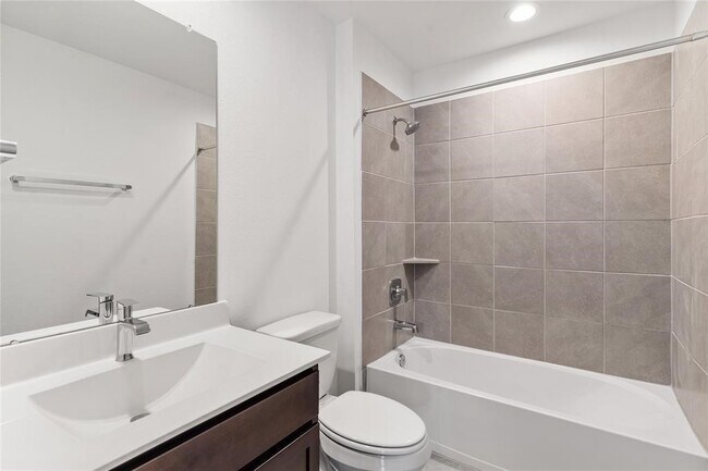 Building Photo - 29318 Hoelzen Holw Dr