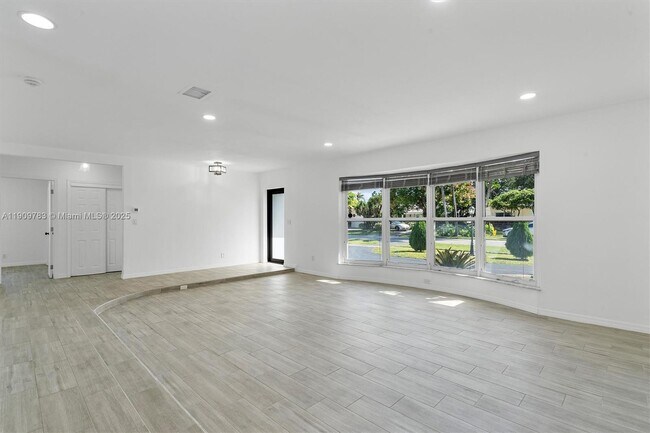 Building Photo - 4309 Jackson St