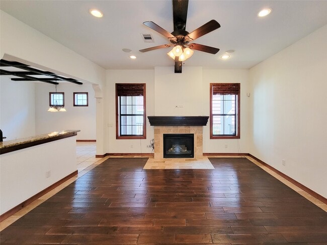 Building Photo - 1801 W 24th St