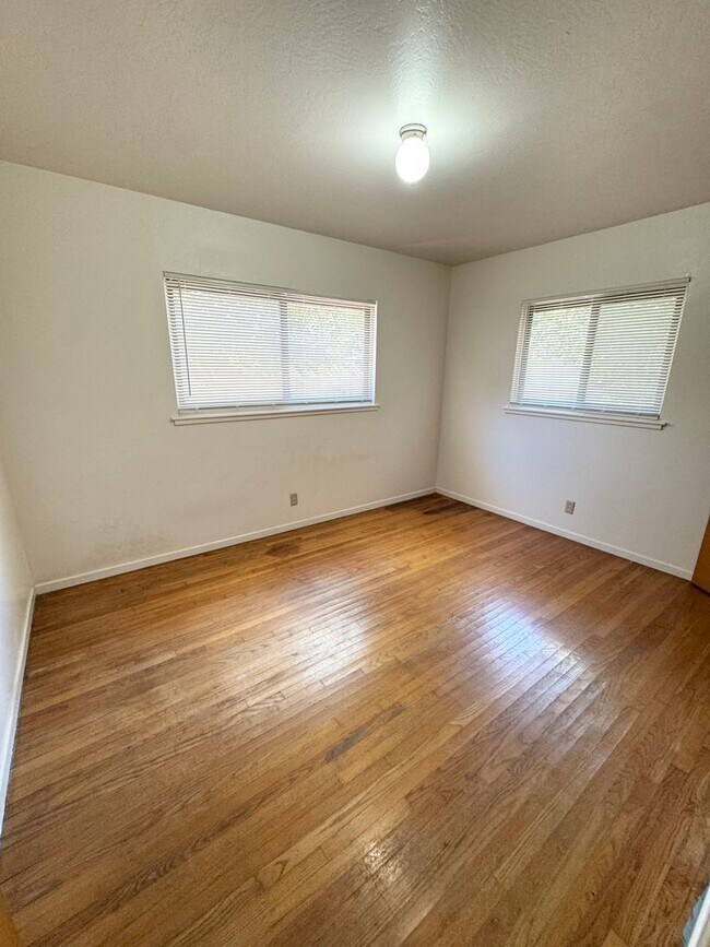 Building Photo - 4 Bedroom, 2 Bath River Park Home – Cul-de-Sac Location | Sacramento, CA