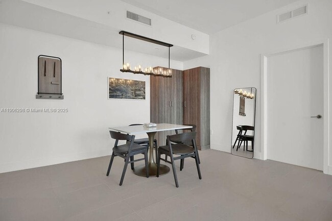 Building Photo - 159 NE 6th St