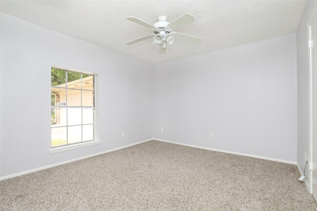 Building Photo - 2703 Heritage Colony Dr