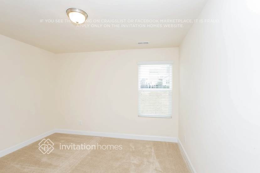 Building Photo - 131 Sassafras Rd