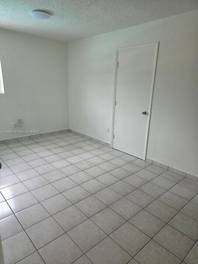 Building Photo - 9915 SW 87th St