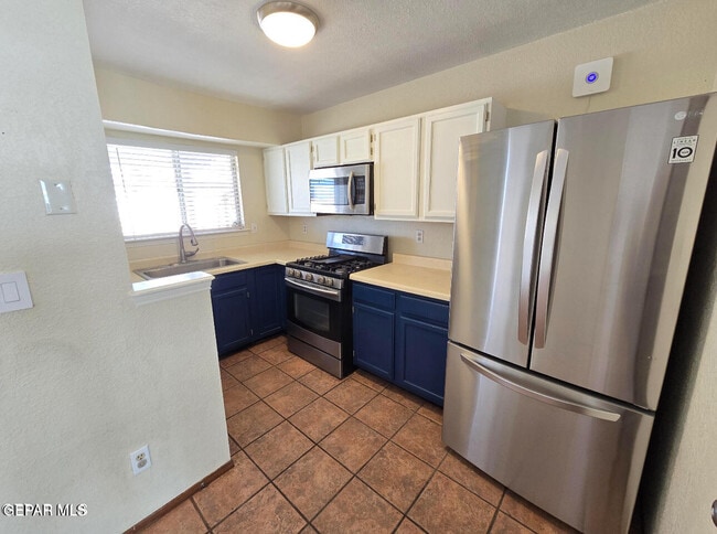 Building Photo - 11725 Fred Perry Dr