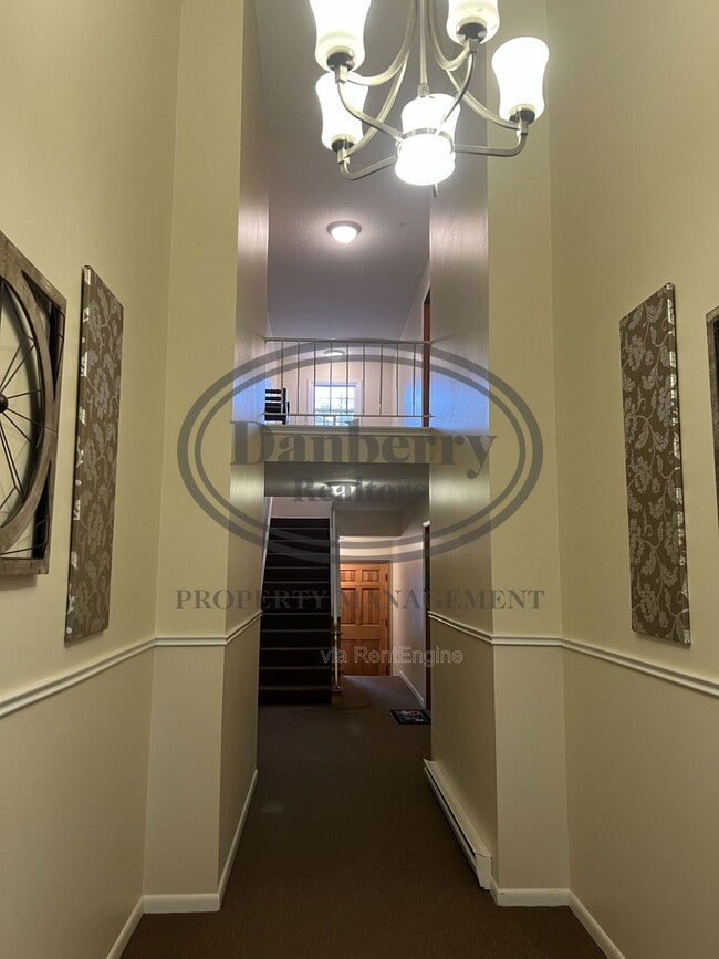 Building Photo - 4126 Newcastle Dr