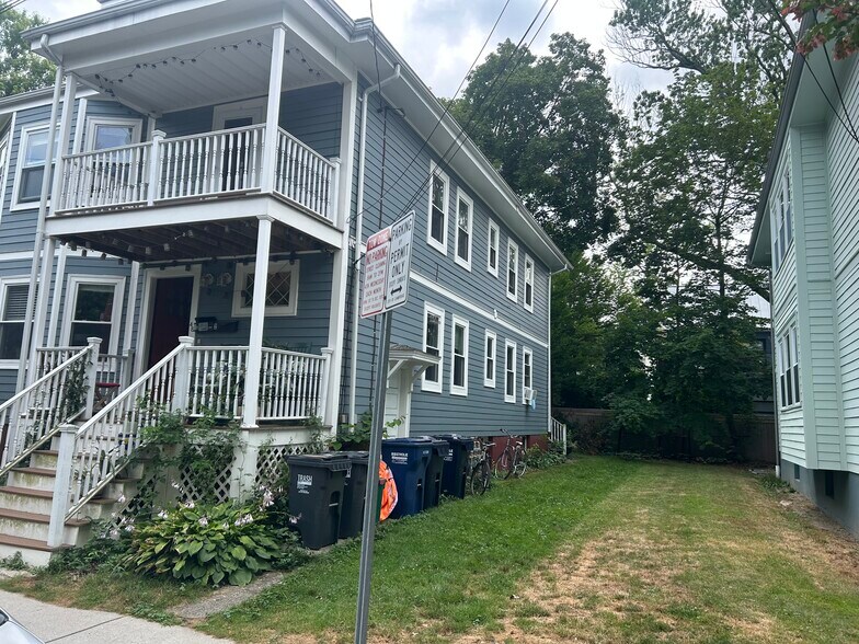 Building Photo - 48 Standish St