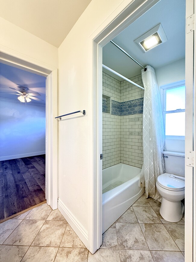 Building Photo - 4832 Maureen Ln