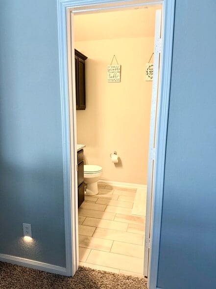 Bathroom - 834 Ross Rd