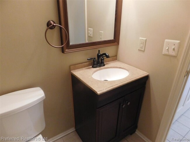 Building Photo - 43124 Providence Ln