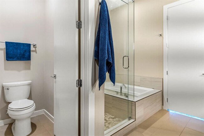 Building Photo - 5921 Hiline Rd