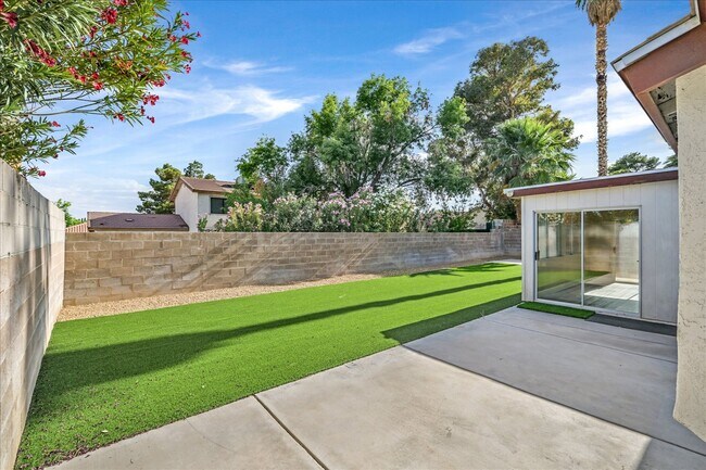 Building Photo - 3849 Boca Chica Ave