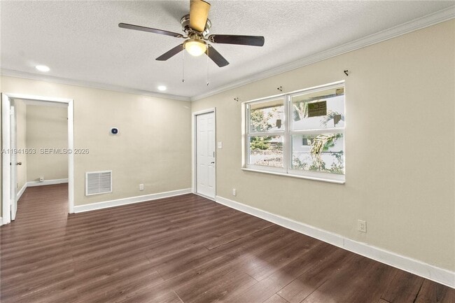 Building Photo - 441 NE 30th St