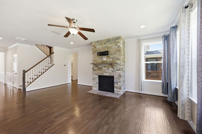 Building Photo - 304 Atwood Dr