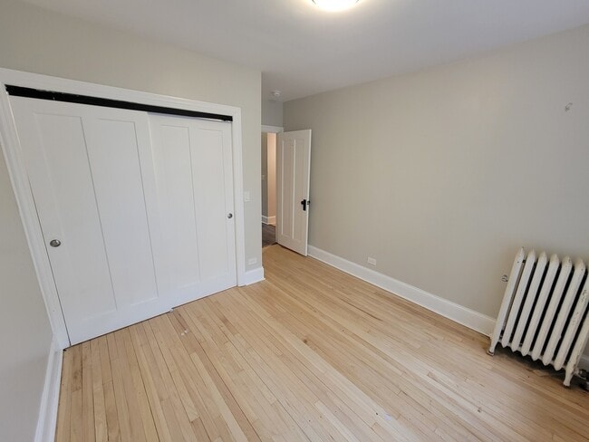 Building Photo - 6430 N Richmond St