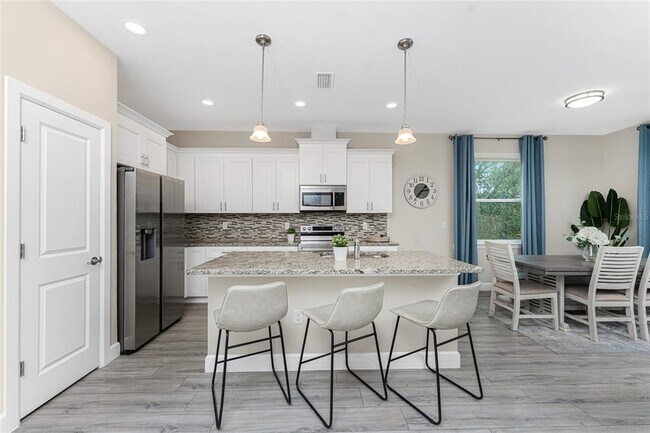 Building Photo - 7186 Rosemont Dr