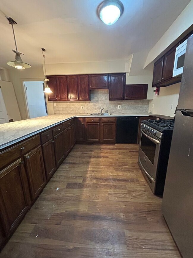 Building Photo - 52 N 18th St