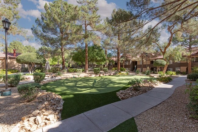 Building Photo - Second story unit overlooking pool in luxury Canyon Gate guard gated community