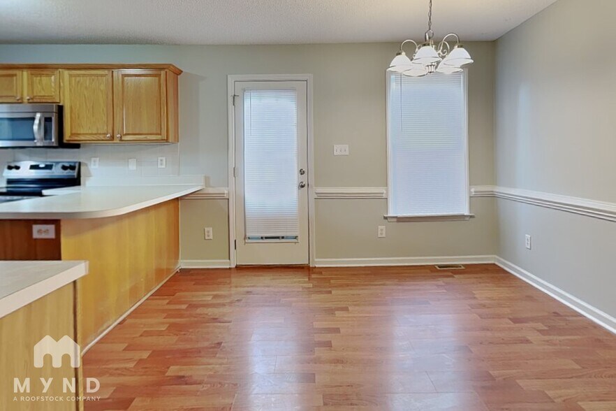 Building Photo - 928 Shannondale Dr