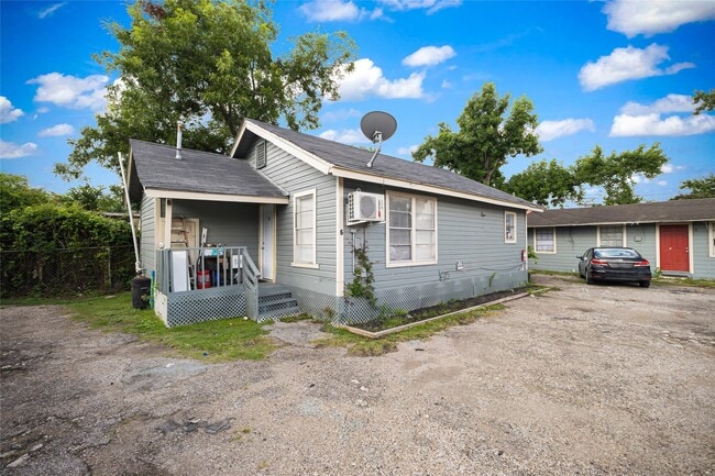 Building Photo - 13928 Bandera St