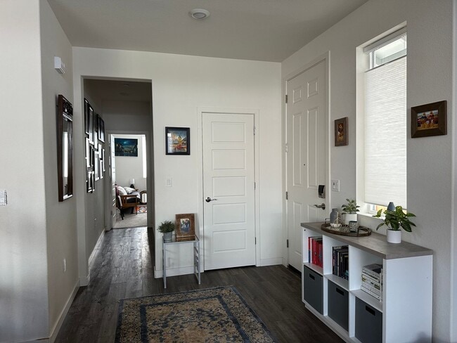 Building Photo - PET FRIENDLY