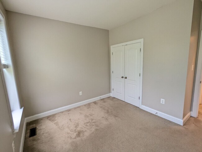 Building Photo - STUNNING Single Family Home in Brunswick C...