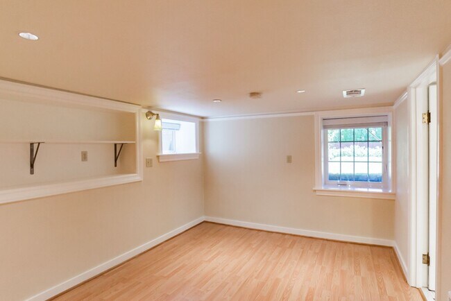 Building Photo - 507 NE 91st St