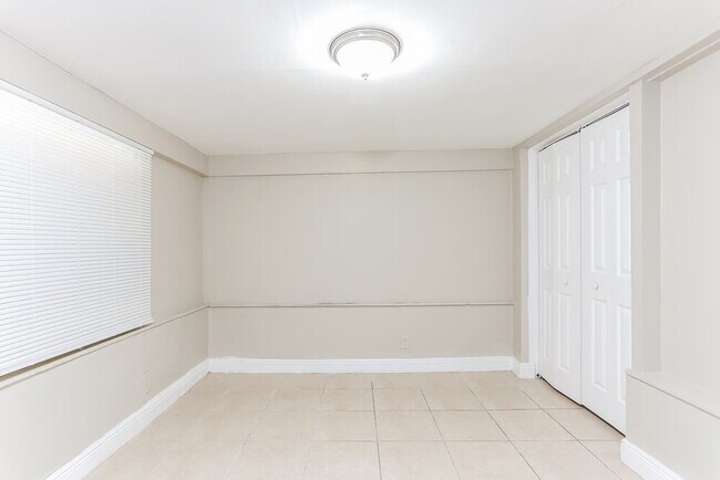 Building Photo - 1181 NW 19th St