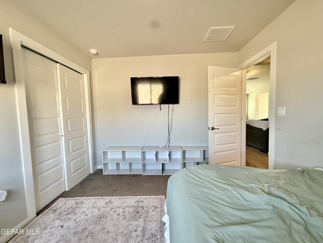 Building Photo - 11860 Ernest Rd