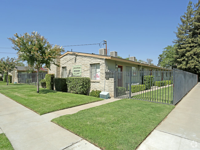 Primary Photo - 4545 E Sierra Madre Ave