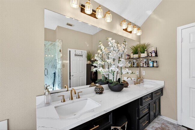 Building Photo - 19115 Keyturn Ln