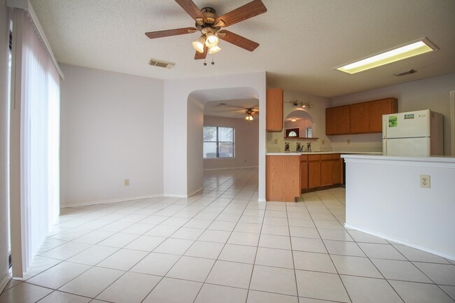 Building Photo - Stunning 3 Bedroom - 2.5 Bath Home for Rent!