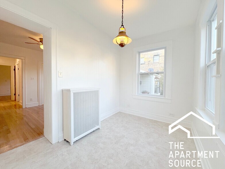 Building Photo - 5713 N Talman Ave