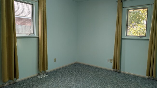 Building Photo - Three-Bedroom Home With Spacious Yard