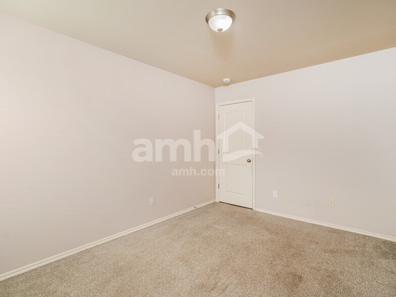 Building Photo - 13413 E 43rd St S